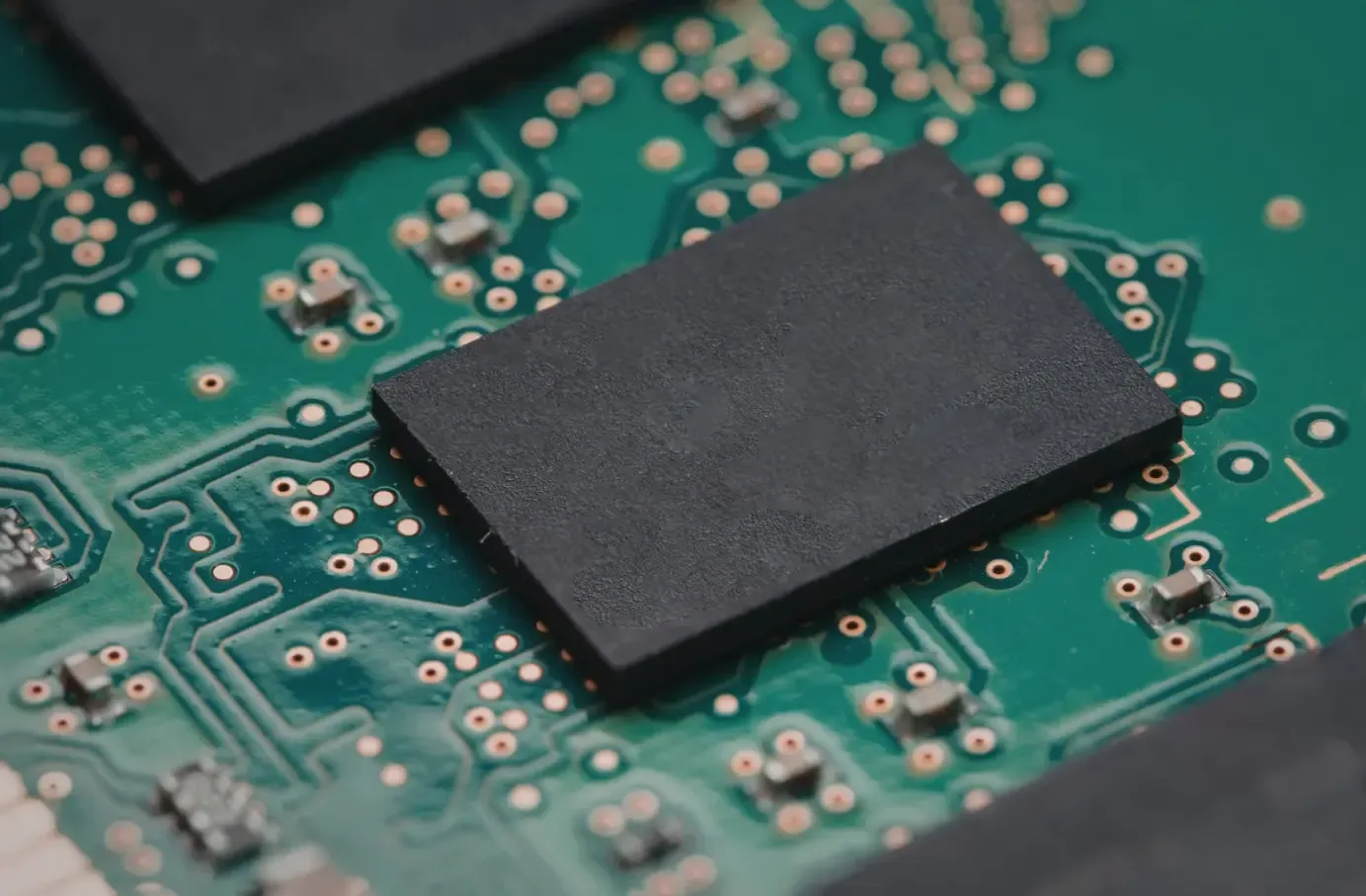 Winbond NOR Flash, NAND Flash & DRAM - Microchip USA