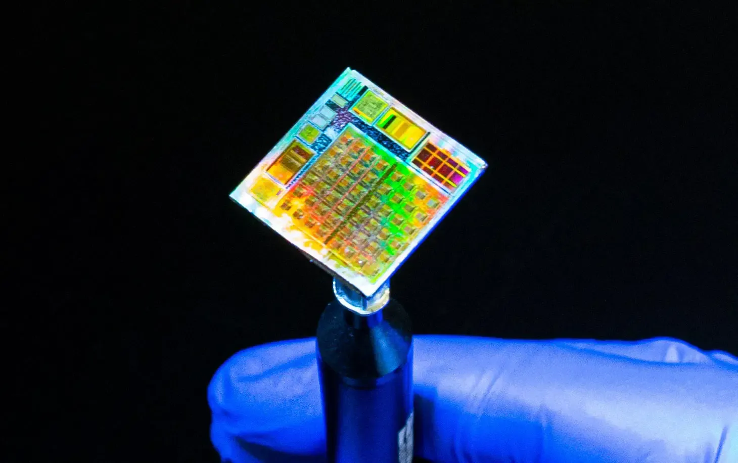Functional-2D-Enabled-Microchip